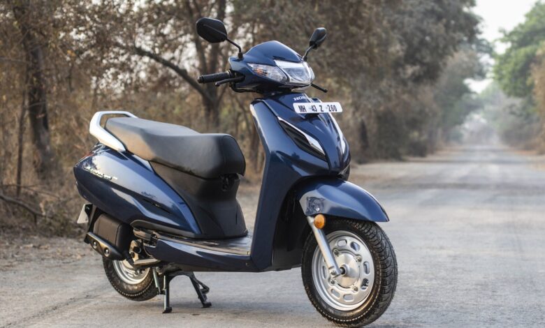 पुरानी Honda Activa मिल रही 8GB RAM वाले मोबाइल की कीमत में 1