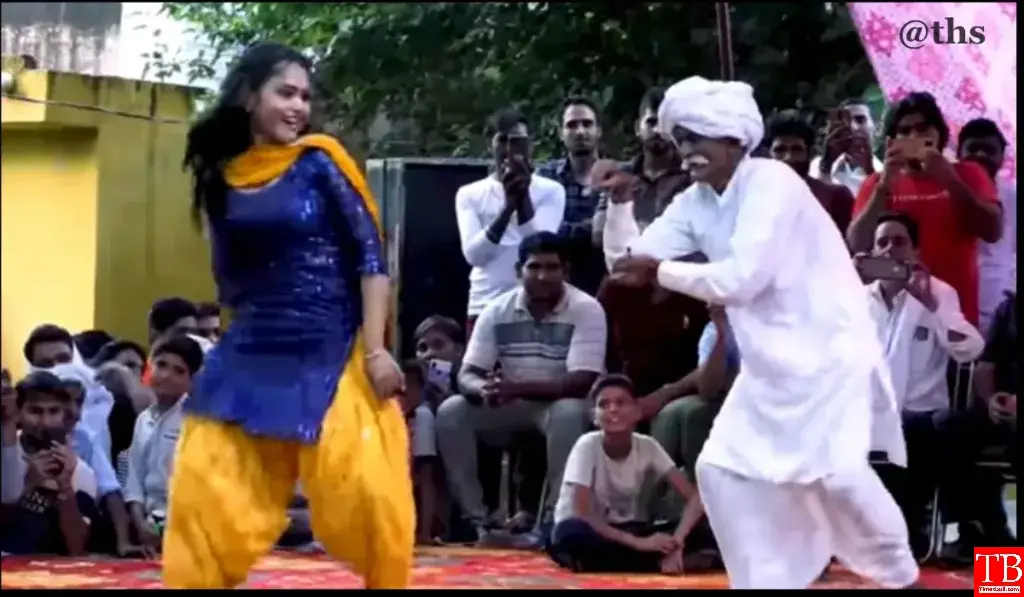 Annu Chaudhary Dance Video तीखी अदाओं से इस छोरी ने बुढ़ऊ को भी लुभाया